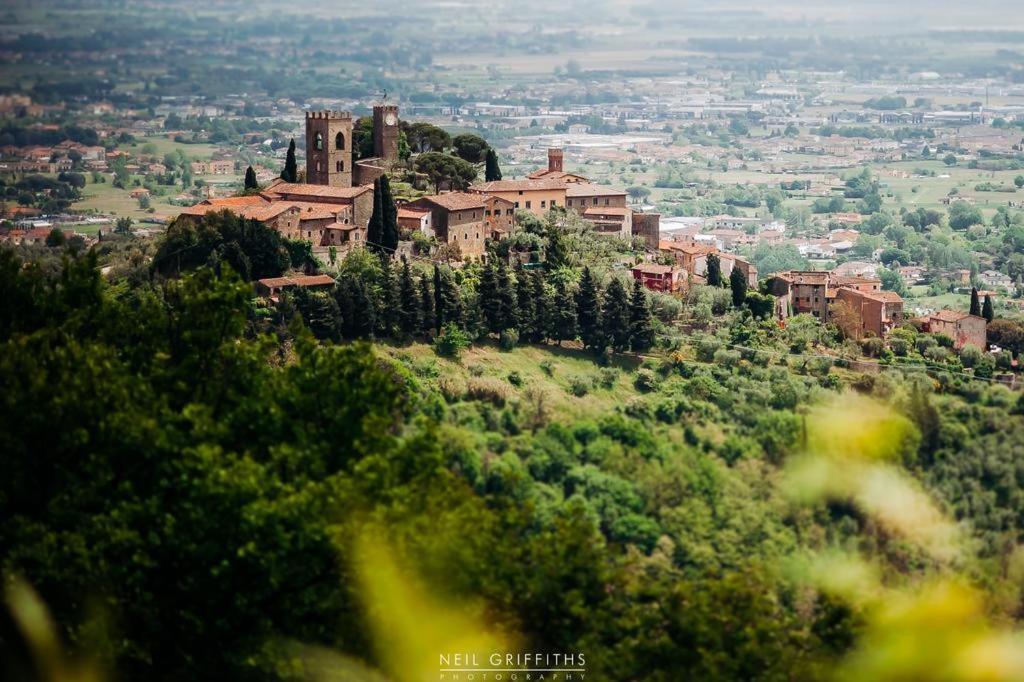 La Magione Dei Todaro Borgo a Buggiano Luaran gambar